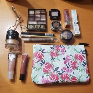 Makeup bundle